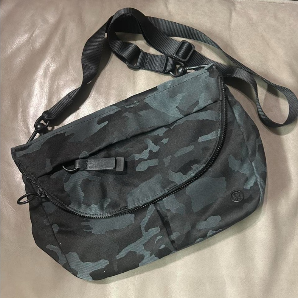 Lululemon Festival Crossbody Bag Grey Camo Camouflage